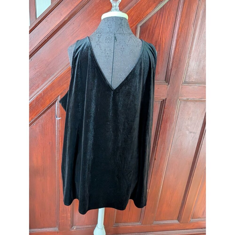 Old Navy Black Velvet Plus Size 3X Sleeveless V-Neck Tank Top NWT - Picture 2 of 8